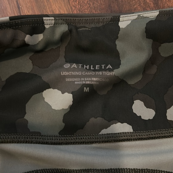 Athleta Lightning Camo 7/8 Tight in Super Sonic Size Medium Leggings - Picture 11 of 15